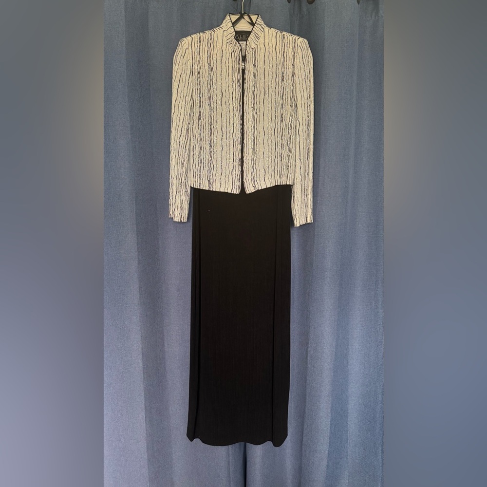 Alex Evenings Black Dress with Silver sparking Jacket w/rhinestone pull - size 8